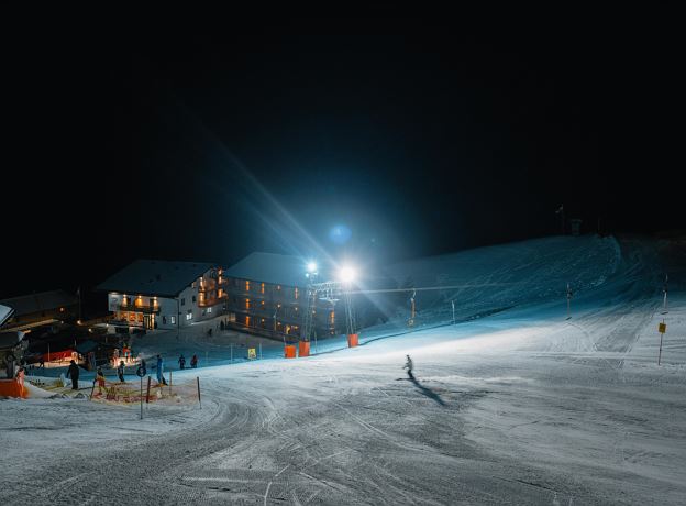 Night skiing in Faschina