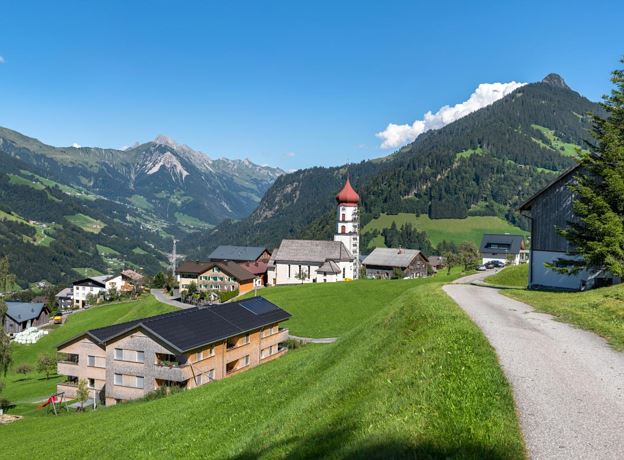 Dorfabend Raggal - Musik & Tradition auf dem Dorfplatz